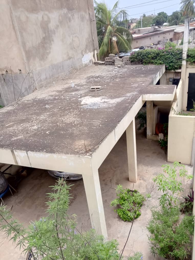 Villa duplex 5 chambres en vente à Djidjolé – 120 millions FCFA