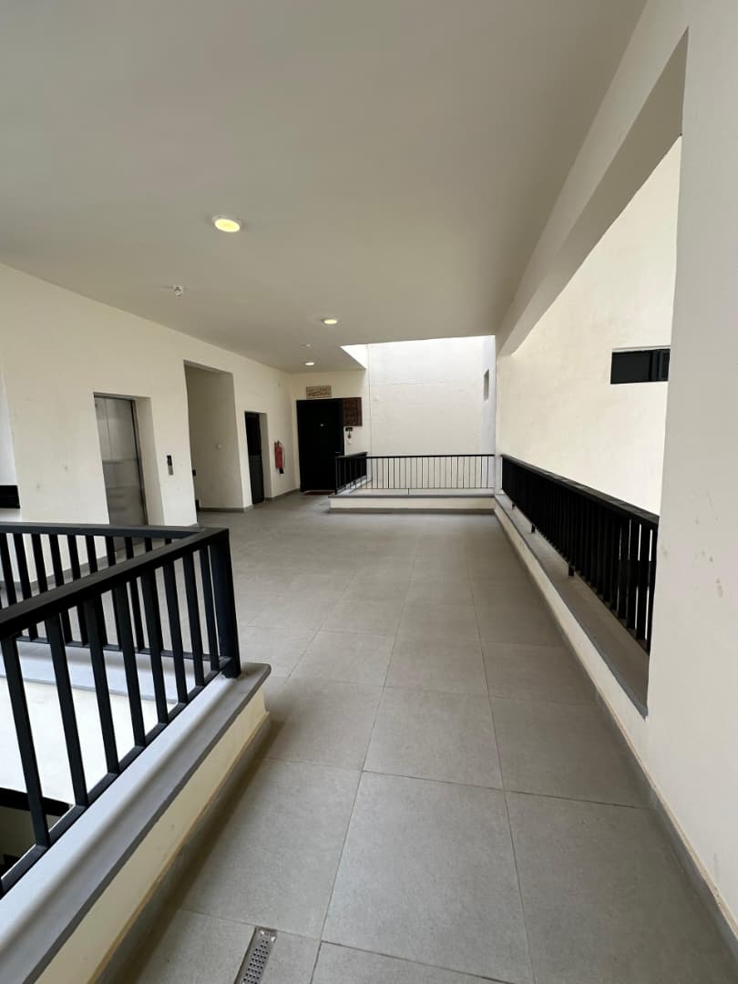 Appartement meublé 2 chambres à louer à Cité Renaissance – 700 000 FCFA