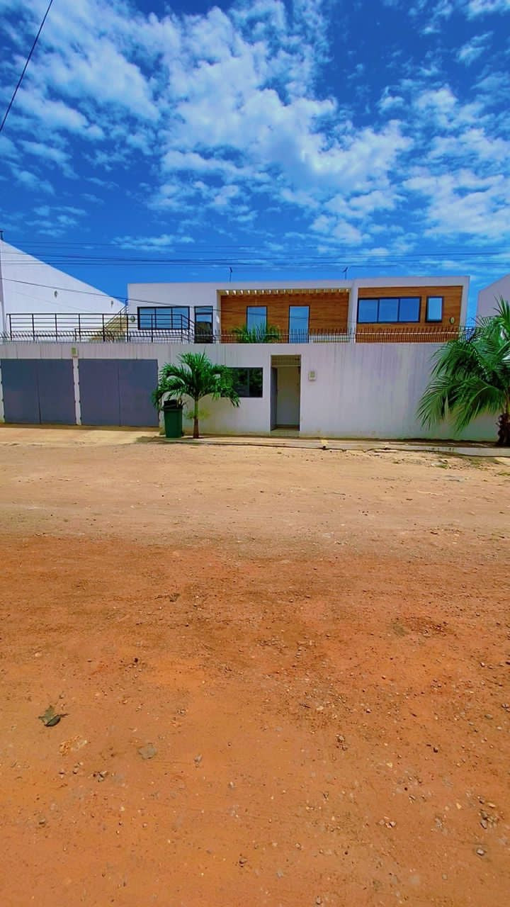 VILLA DUPLEX 5 CHAMBRES À LOUER À TOTSI 2N