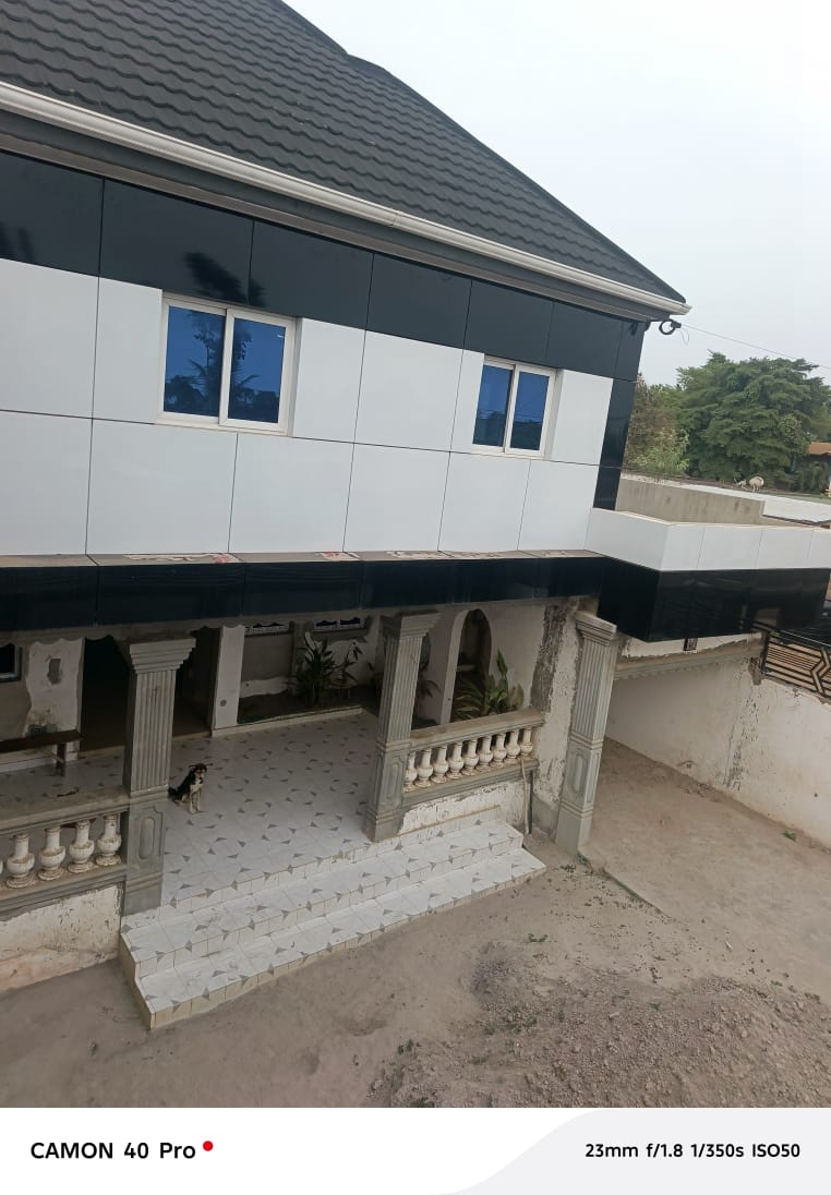 Villa duplex 9 chambres en vente à Adidogomé – 120 millions FCFA