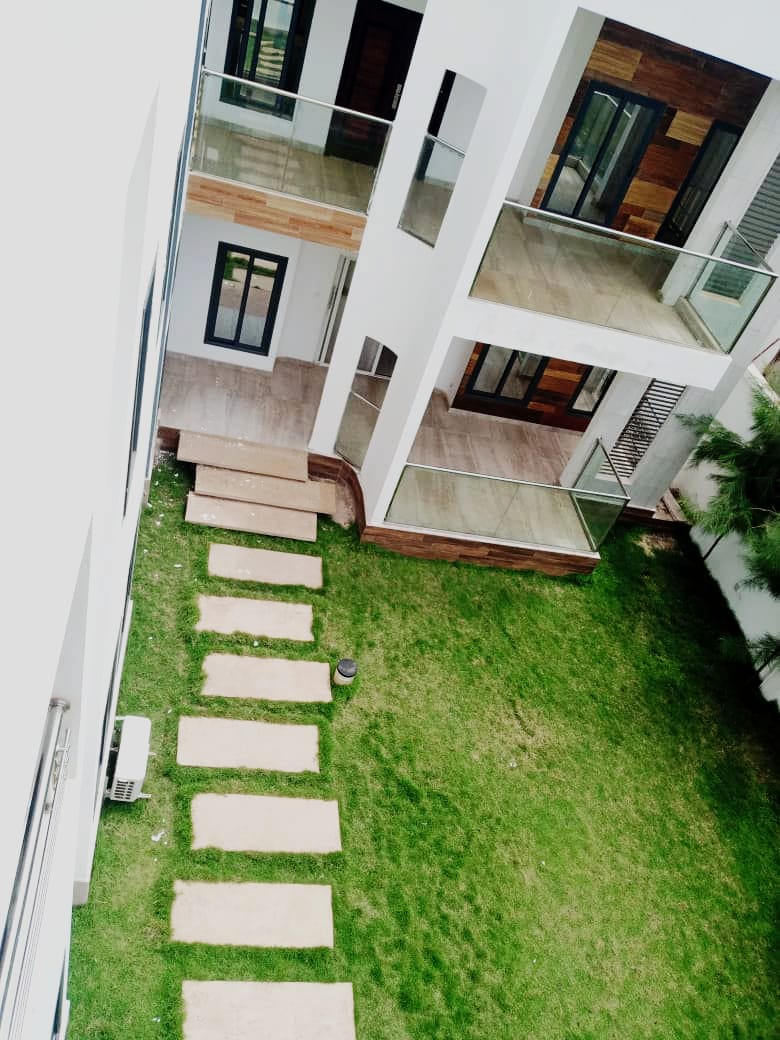 Villa 8 chambres à louer à Adidogomé – 1.500.000 FCFA
