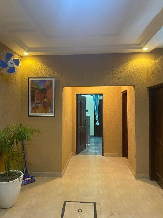 Chambre salon meublée à louer à Avédji – 250000 FCFA