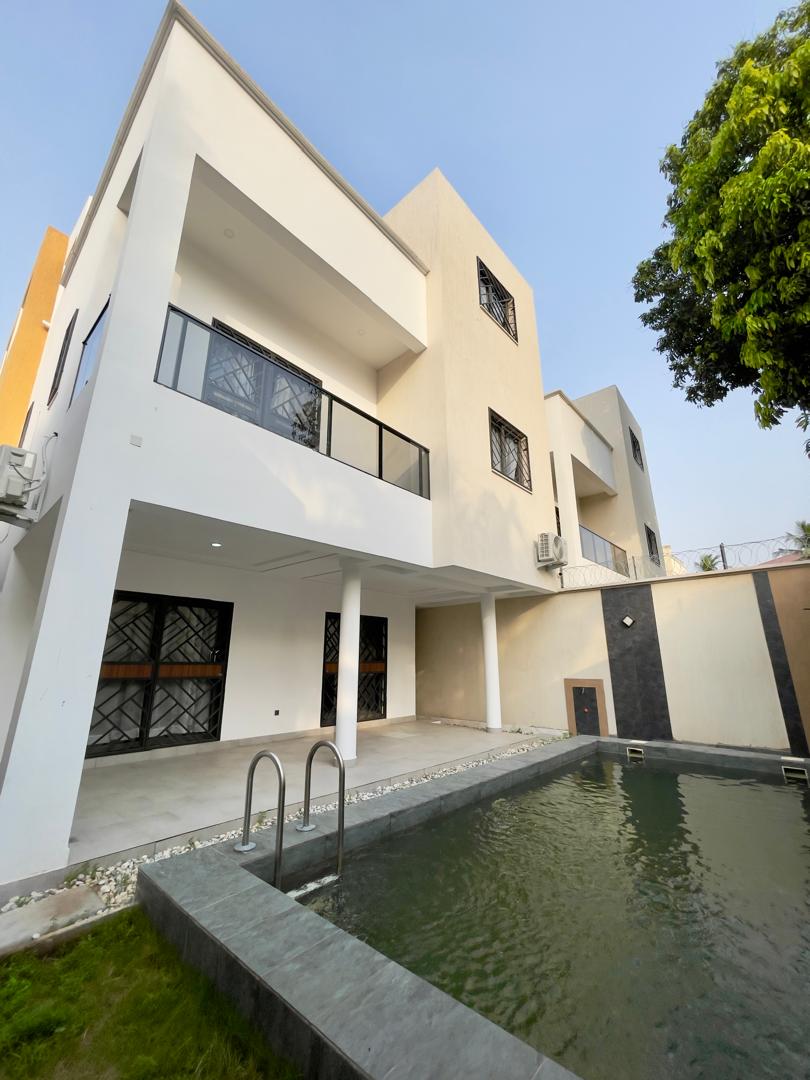 Villa Duplex 4 chambres en location à Tokoin Wuiti – 1 500 000 FCFA par mois