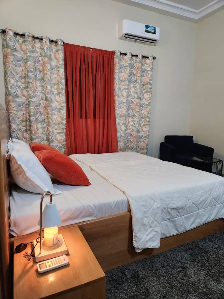 Appartement 2 chambres en location meublée à Forever – 350000 FCFA/mois