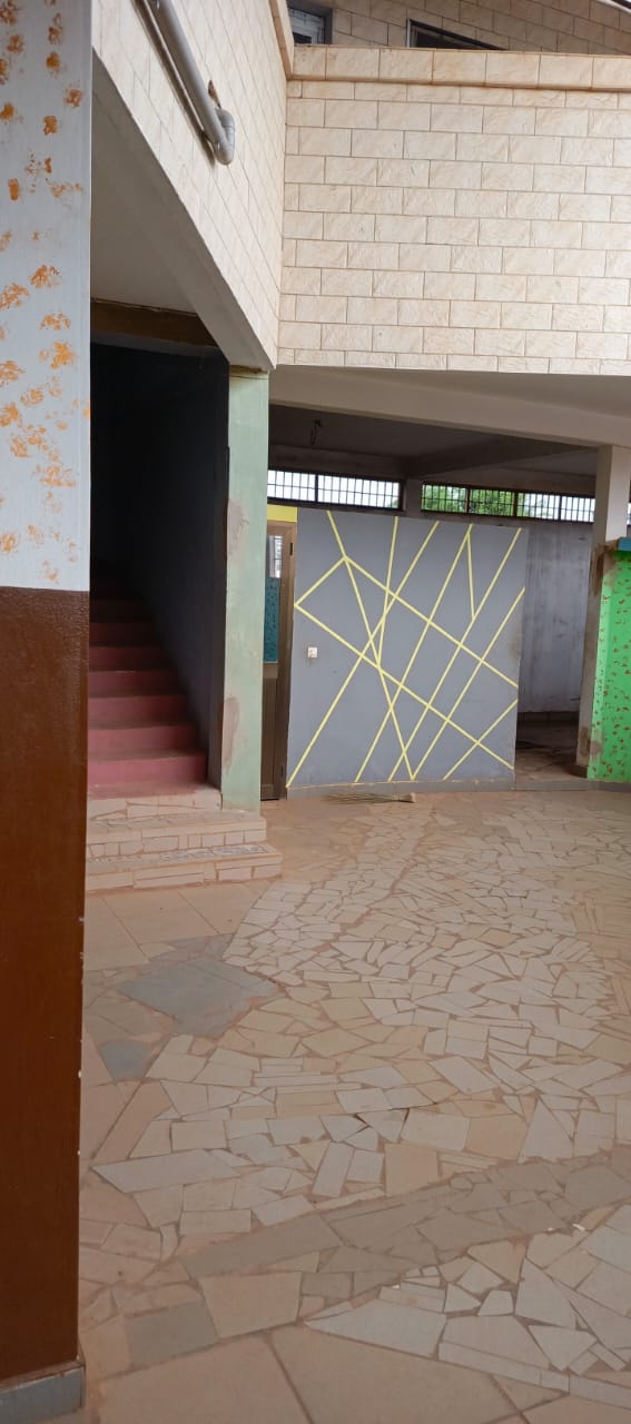 Villa 3 niveaux en vente en face du goudron à Akato – 210 millions FCFA