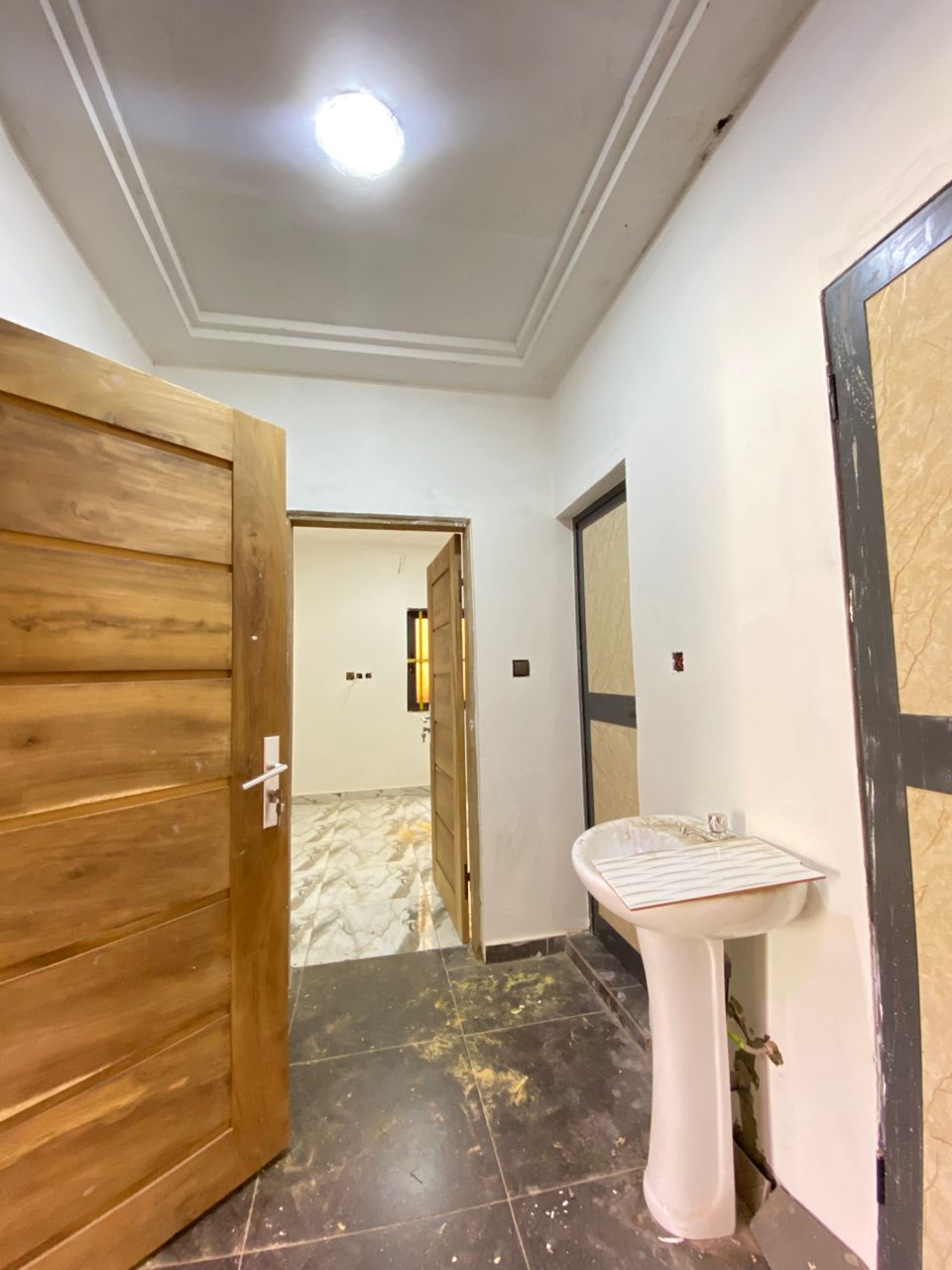 Villa 3 chambres sur demi lot à vendre à Kégué Station Cap – 65 millions FCFA