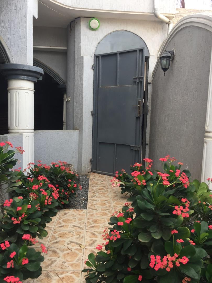 VILLA TRIPLEX 7 PIÈCES À VENDRE À AVÉPOZO CÔTÉ NON PLAGE – TITRE FONCIER