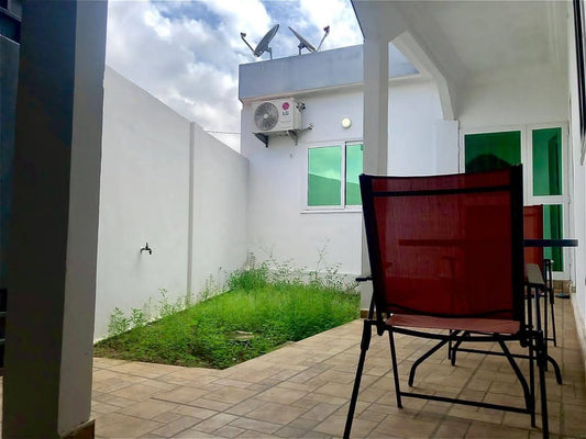 UNE VILLA MEUBLÉE À VENDRE À ZANGUÉRA – 2 CHAMBRES