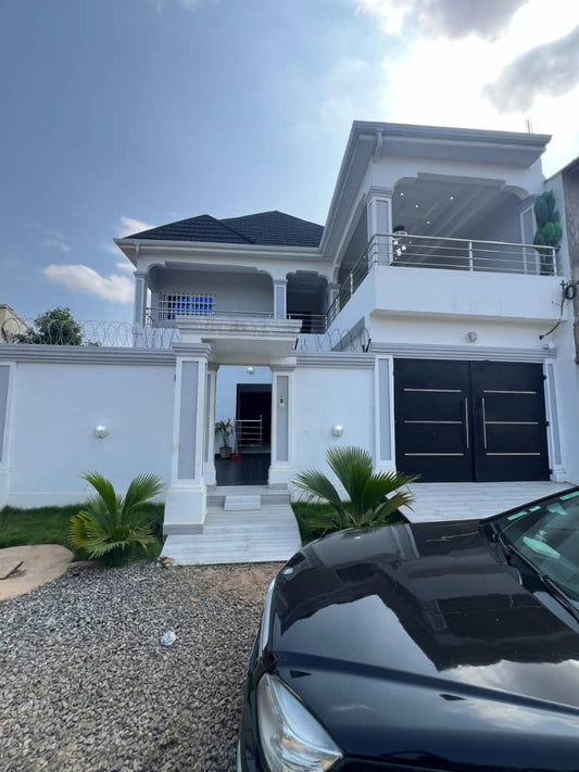 UNE VILLA DUPLEX 3 CHAMBRES À VENDRE À ADIDOGOMÉ APÉDOKOÈ