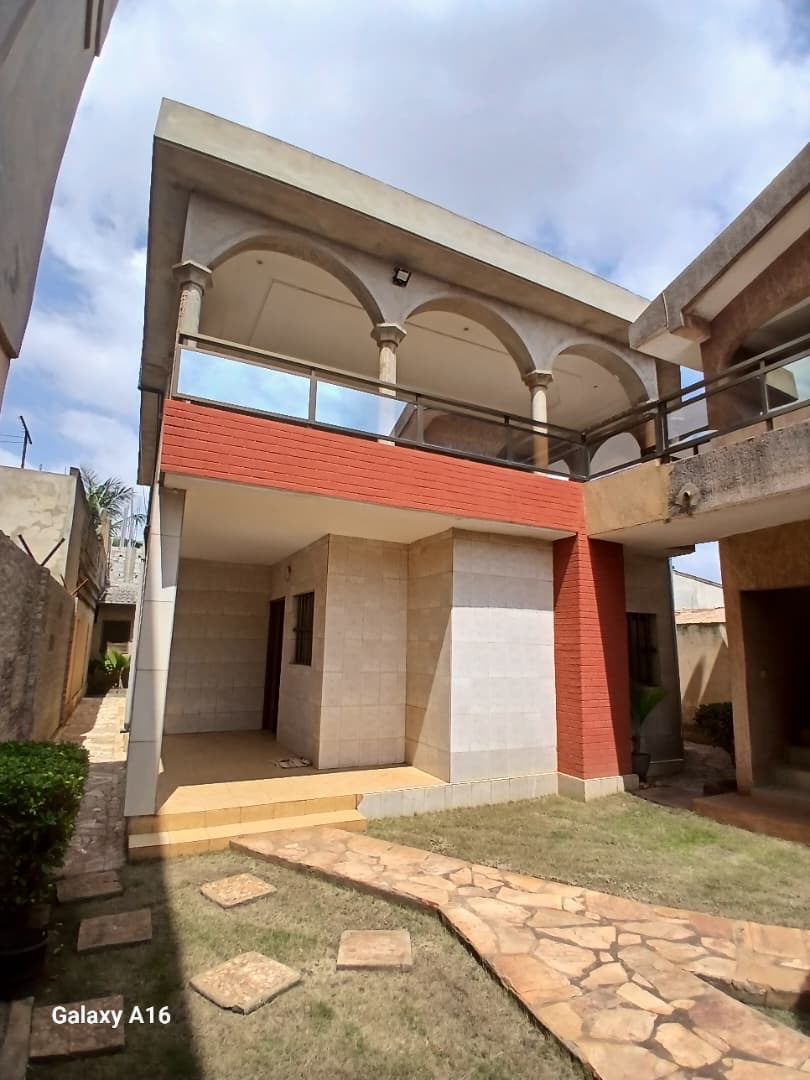 Villa à louer à Agoé – 220000 FCFA
