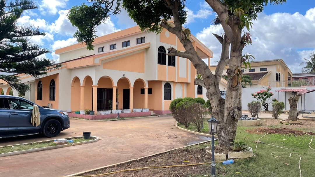 UNE VILLA DE 6 PIÈCES À VENDRE À LA CITÉ OUA