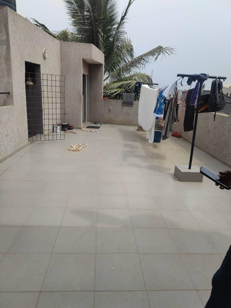 VILLA DUPLEX DE 5 CHAMBRES À VENDRE À AGOÈ SOGBOSSITO