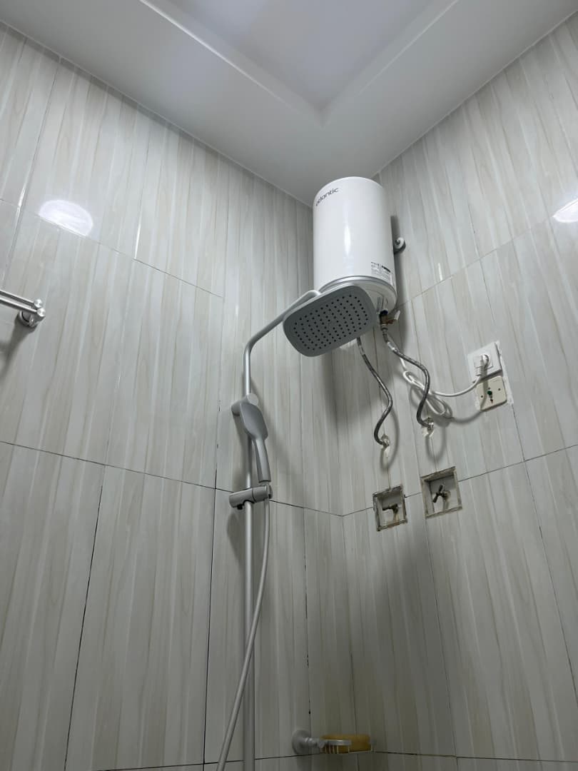 Studio meublé à vendre à Totsi – 170000 FCFA