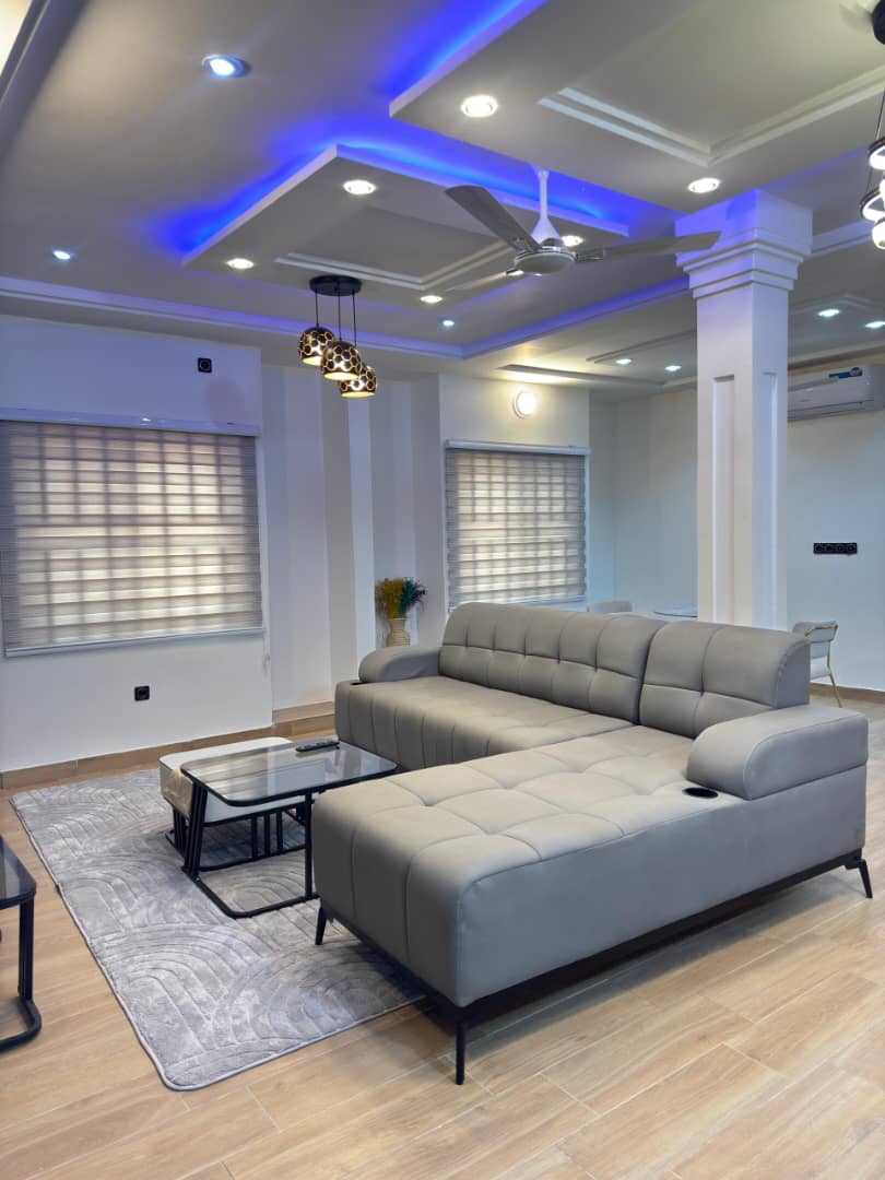 Appartement meublé à louer à Leo 2000 – 300000 FCFA