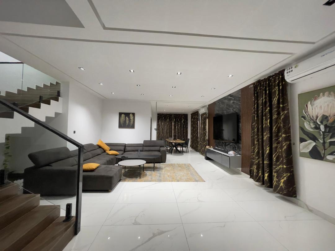 Villa Duplex 4 chambres en location à Tokoin Wuiti – 1 500 000 FCFA par mois