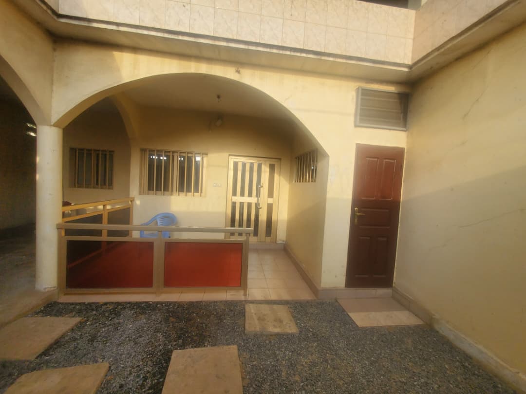 Villa 3 chambres en vente sur demi-lot à Adamavo – 55 millions FCFA