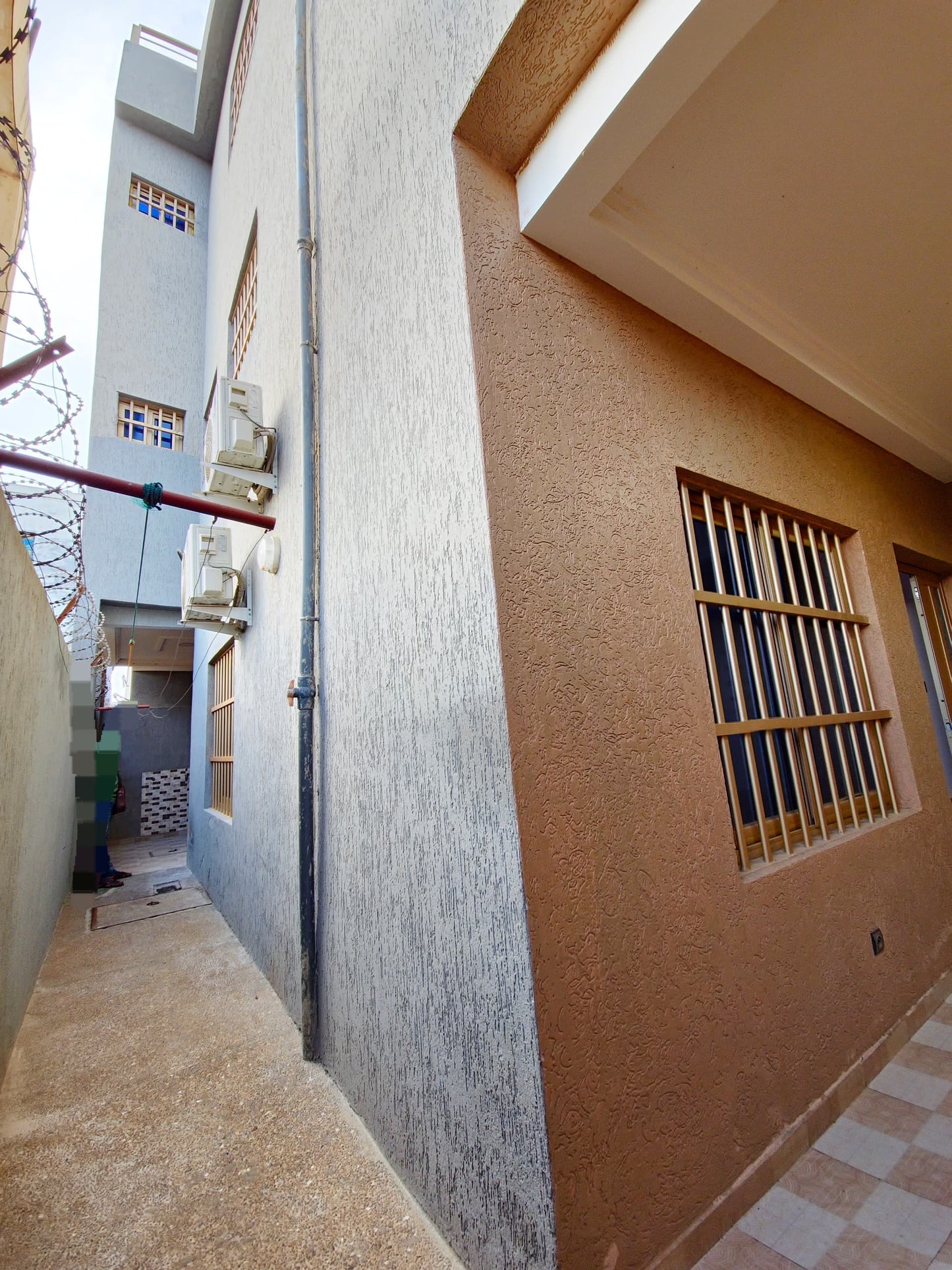 IMMEUBLE DE 16 PIÈCES À VENDRE À AGOÈ LOGOPÉ