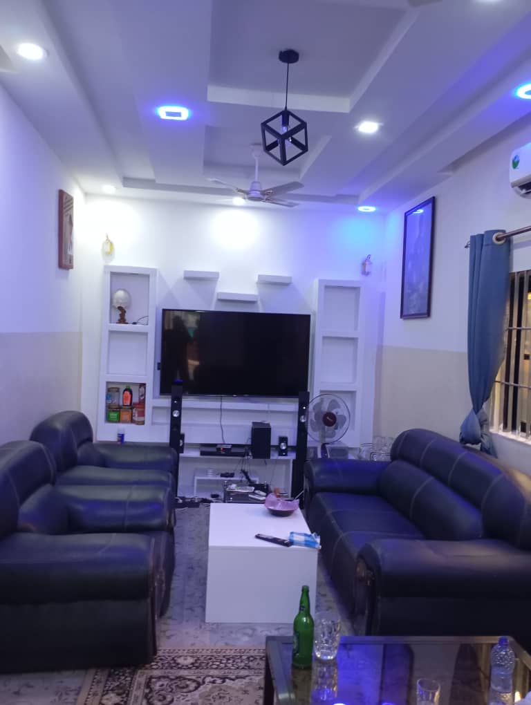 UNE VILLA DE 4 PIÈCES À VENDRE À APESSITO