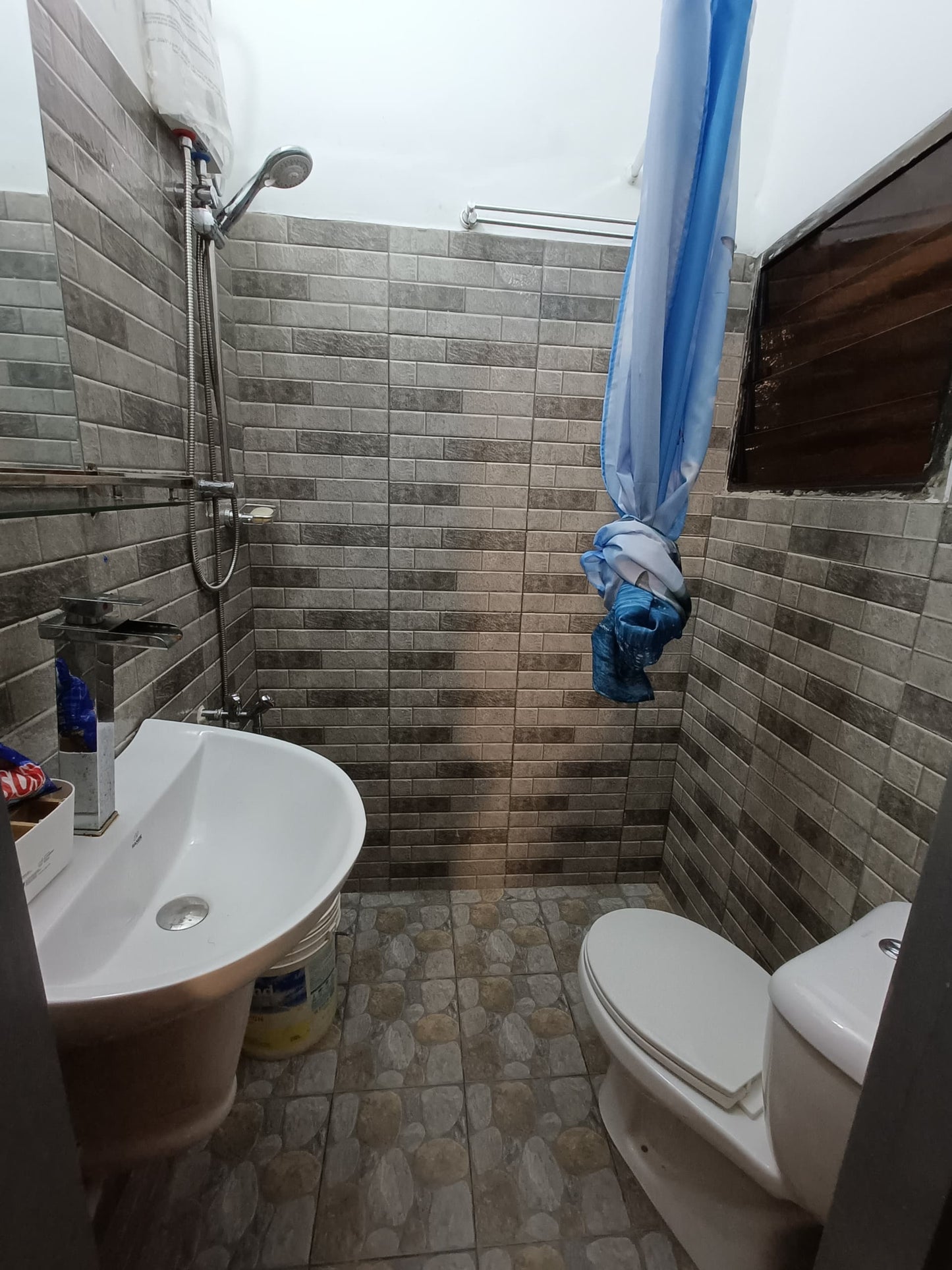 Studio meublé à louer à Agbavi – 100000 FCFA