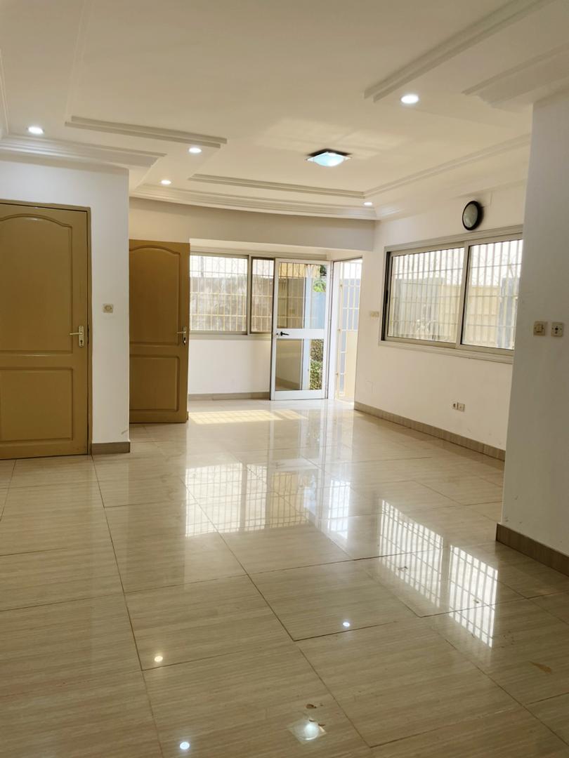 Villa duplex à louer à Tokoin – 400000 FCFA