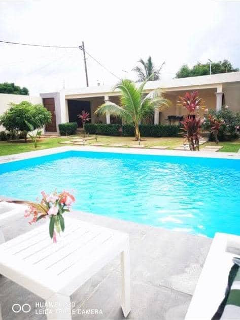 VILLA DUPLEX DE 7 PIÈCES AVEC PISCINE À VENDRE À AGOÈ LÉGBASSITO