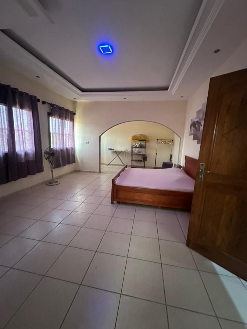 Villa 6 chambres en vente à Baguida - Avépozo – 125 millions FCFA