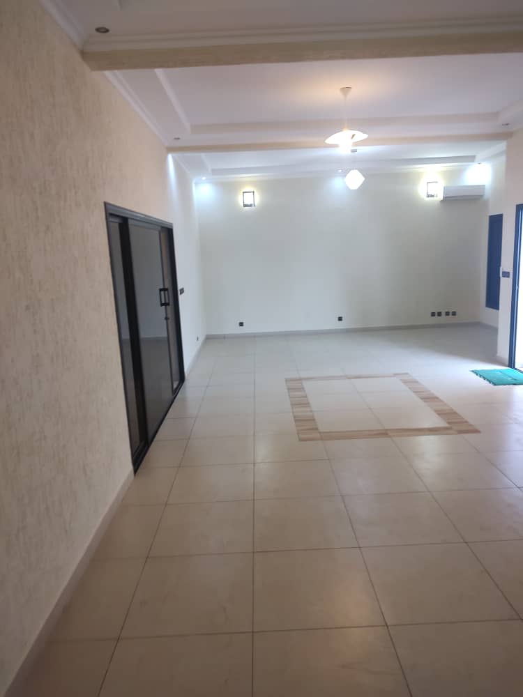 Villa à louer à Kegué – 900000 FCFA
