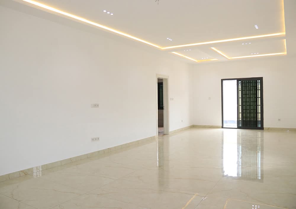 Villa 5 chambres de 448 m² en vente à Casablanca – 240 millions FCFA