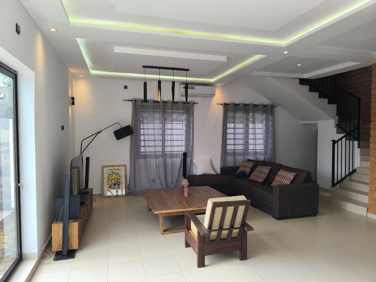 Villa à louer à Nyékonakpoè – 1 500 000 FCFA