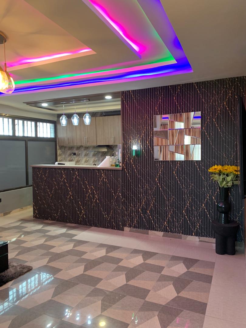 UNE MINI VILLA À VENDRE – À CÔTÉ DE L’HÔTEL DE L’AÉROPORT DE LOMÉ (ANGLE DE RUE)