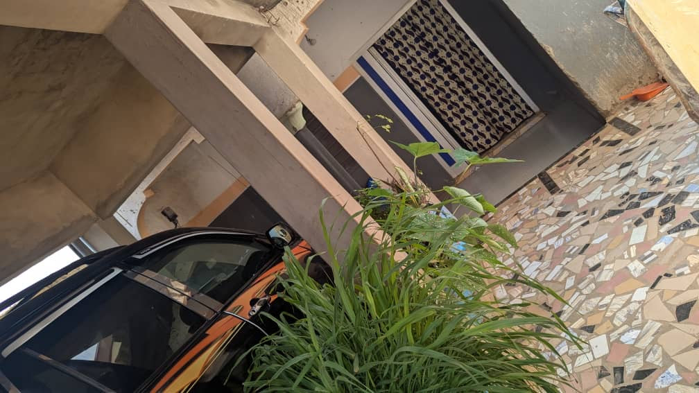 LOMÉ - ZANGUÉRA – VILLA DUPLEX 6 PIÈCES À VENDRE