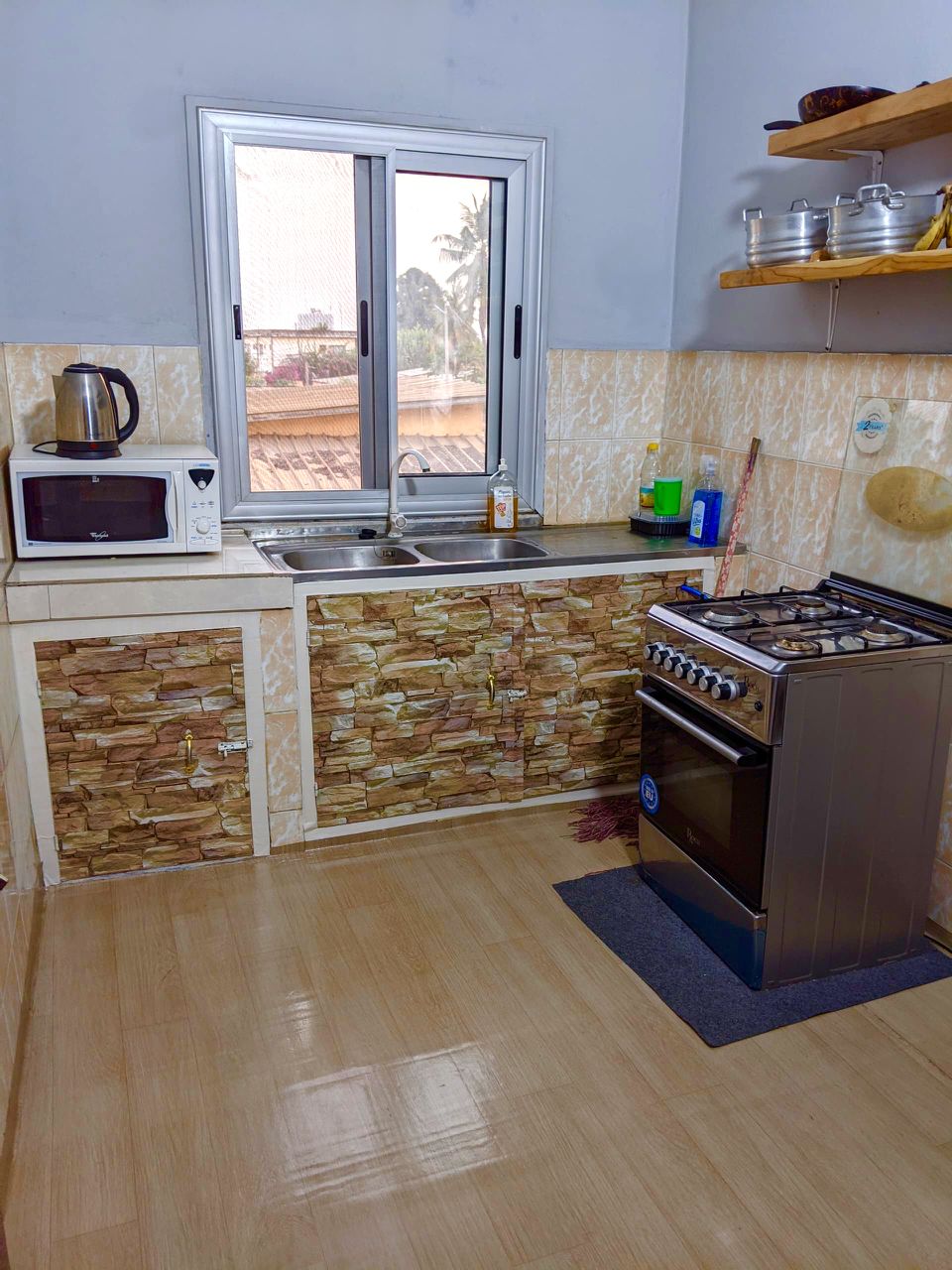 Appartement meublé 2 chambres salon à louer à Colombe de la Paix – 250000 FCFA/mois