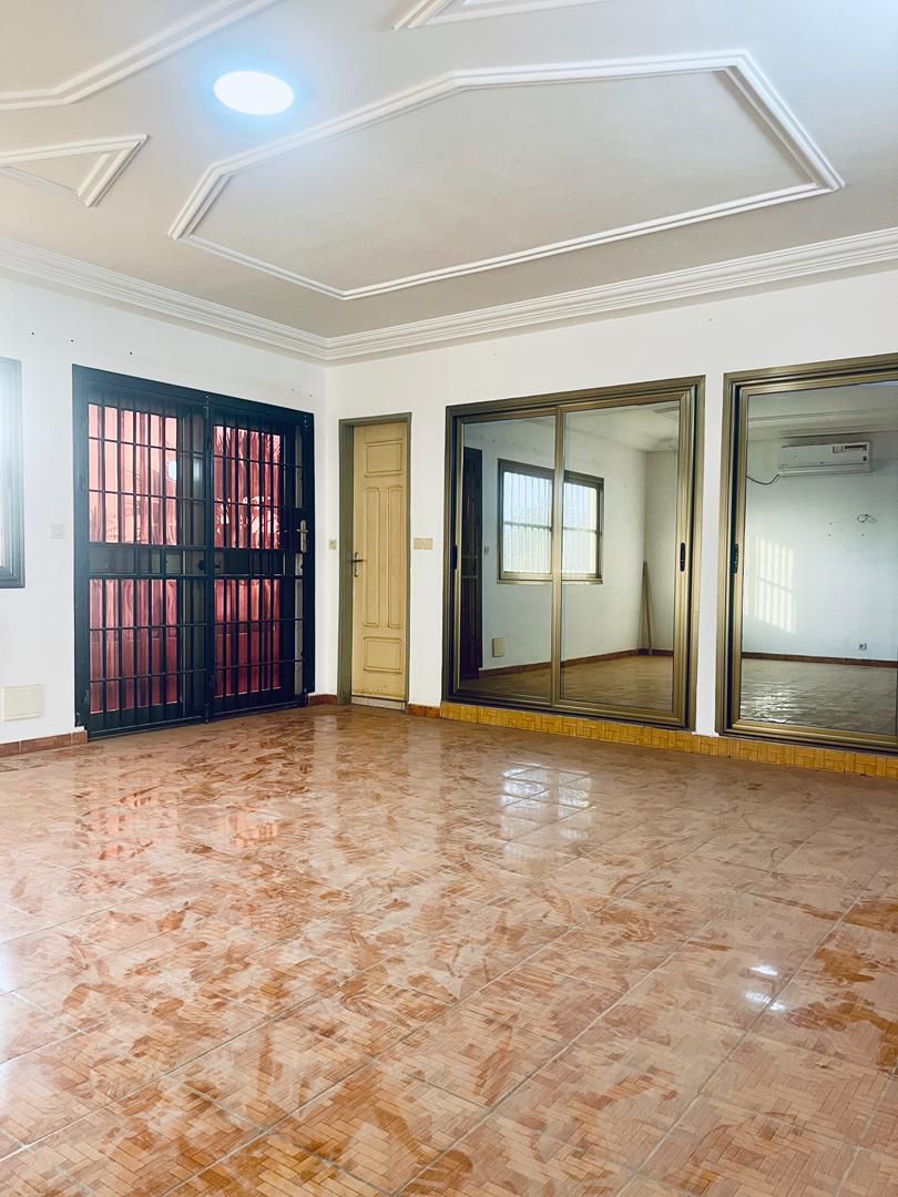 Villa 5 chambres en vente à Lomé – 350 millions FCFA