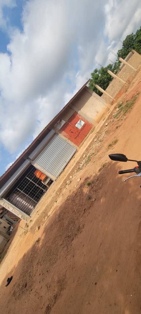 Terrain 1/2 lot en vente à Adetikopé – 8 millions FCFA