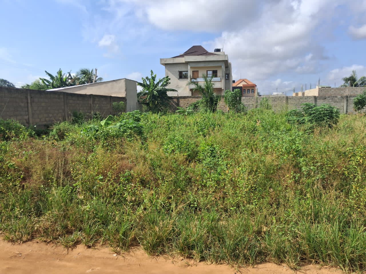 Terrain 1 lot en vente à Agoè Legbassito – 27 millions FCFA
