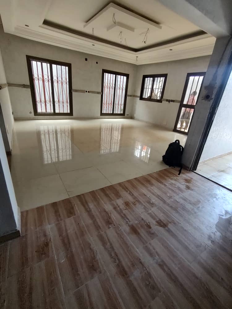 VILLA 7 PIÈCES À VENDRE – KÉGUÉ KÉLÉGOUGAN (FACE GOUDRON)