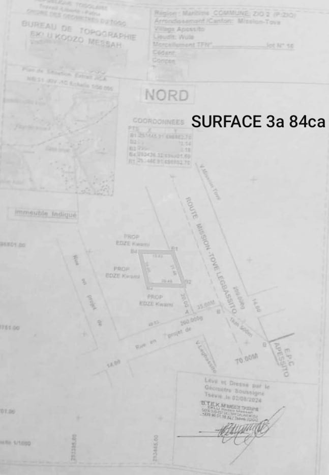 Terrain de 384 m² en vente en bordure de la grande voie de 70 m à Apéssito Quartier La Paix – 20 millions FCFA