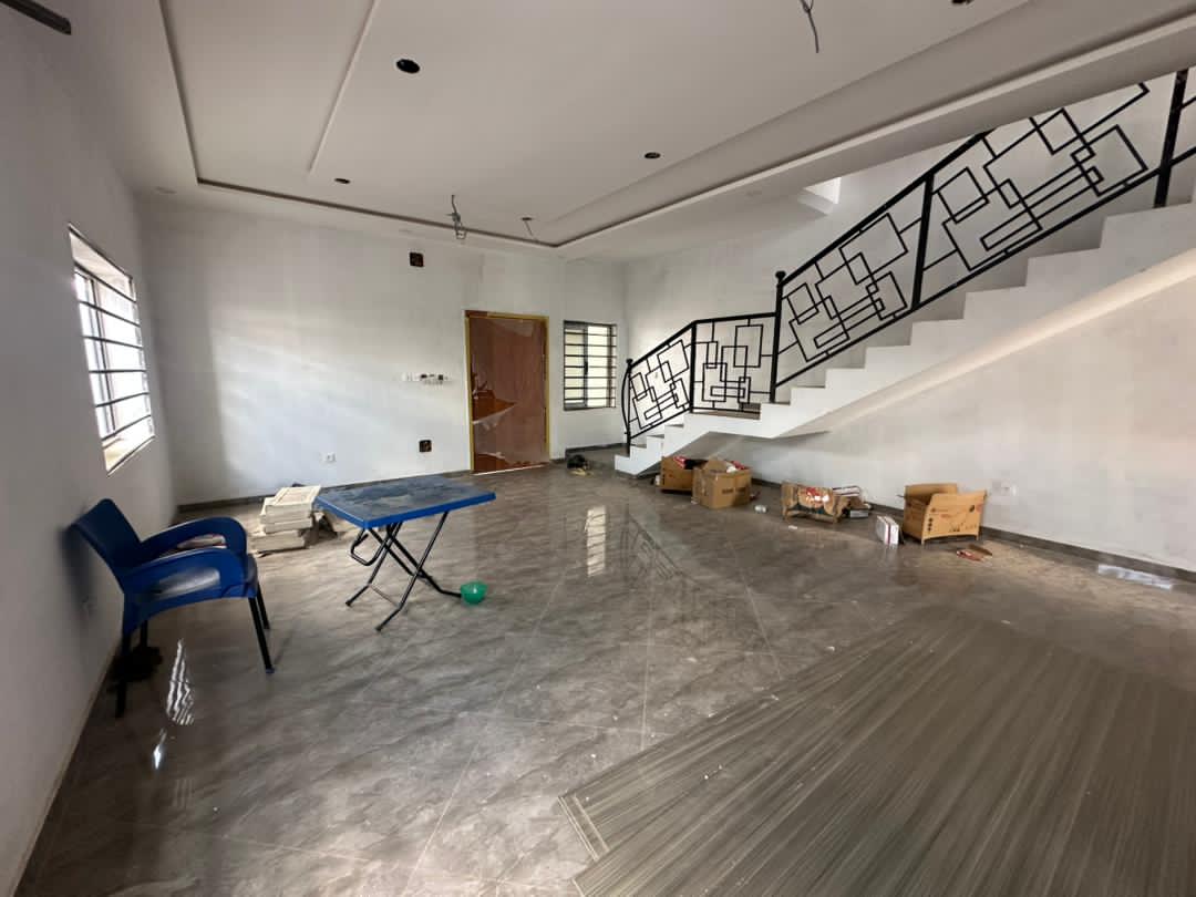 Villa duplex 3 chambres à louer à Agoè Sogbossito Somayaf - 300 000 FCFA