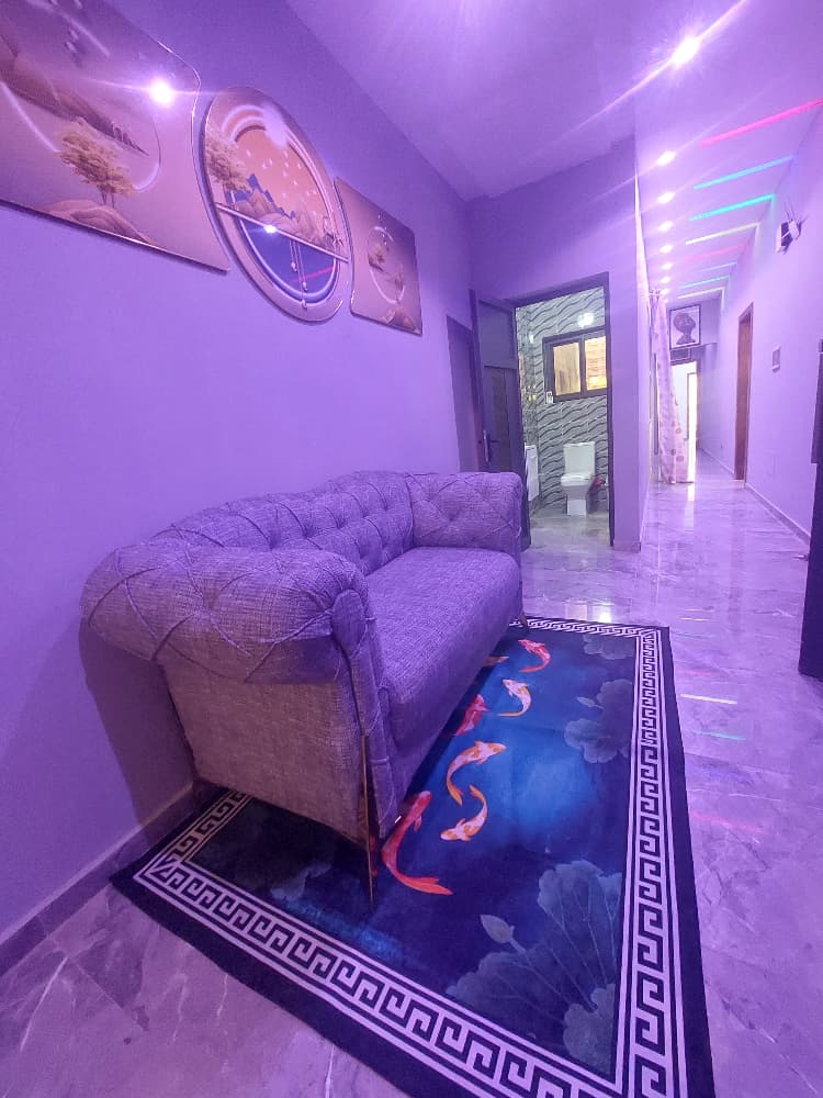 Appartement meublé 2 chambres à louer à Kpogan en bordure du goudron – 600 000 FCFA/mois