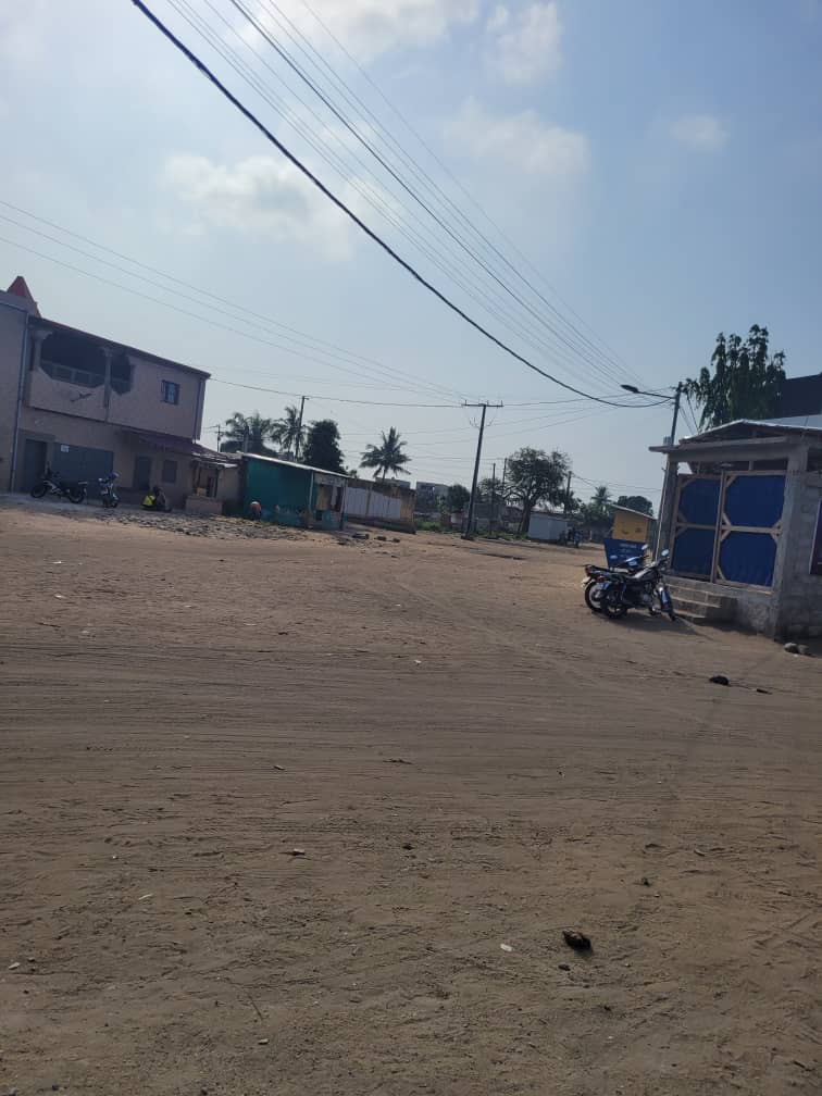 Terrain de 300 m² en vente à Baguida – 20 millions FCFA