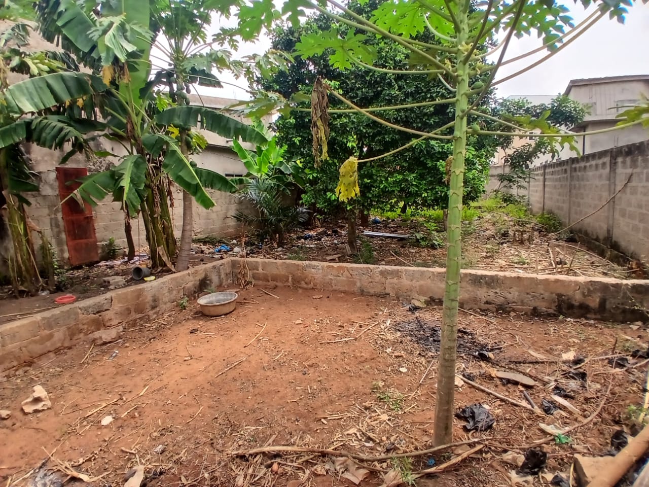 Terrain de 900 m² en vente en angle de rue à Amadahomé - Nanegbe – 16 millions FCFA