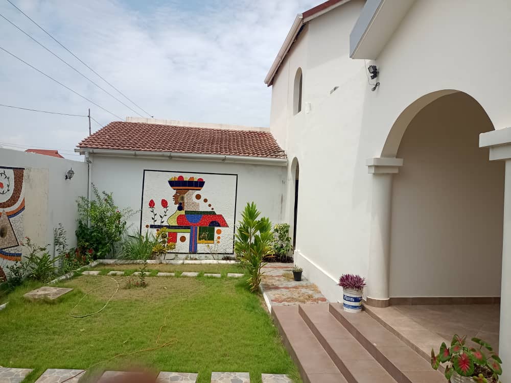 Villa meublée 3 chambres à louer à Kpogan – 400 mille FCFA