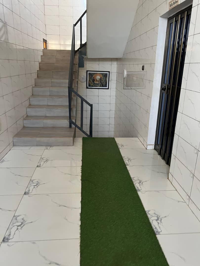 Immeuble 4 niveaux en vente à Agoé Sogbossito – 95 millions FCFA