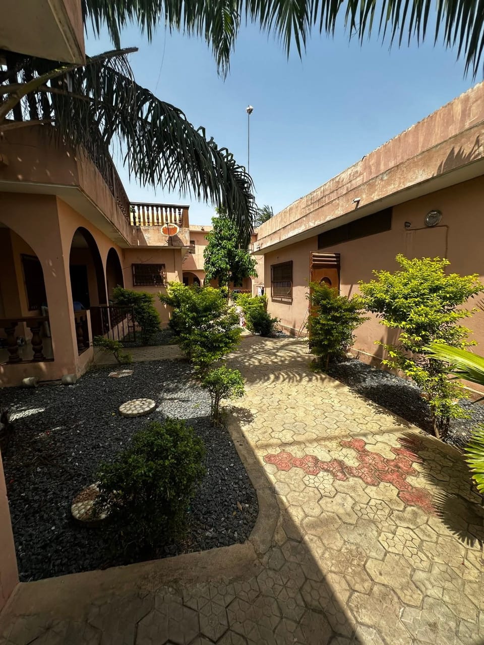Villa 1 lot en vente à Adidoadin Totsi – 150 000 000 FCFA