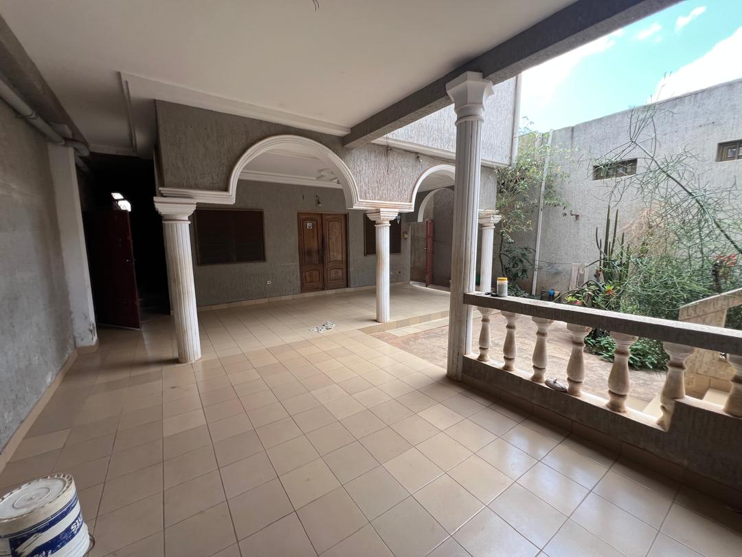 Villa duplex 5 chambres en vente à Agoè Cacaveli – 100 millions FCFA