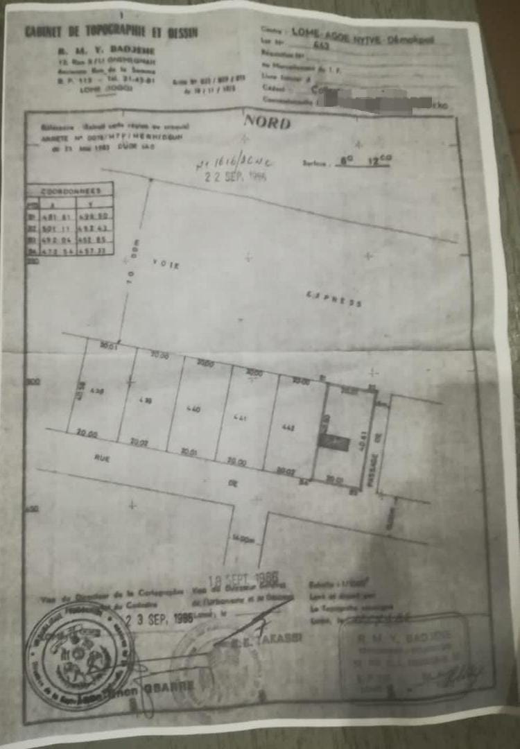 Terrain en vente bord du goudron à Agoè Demakpoè - 130 millions FCFA