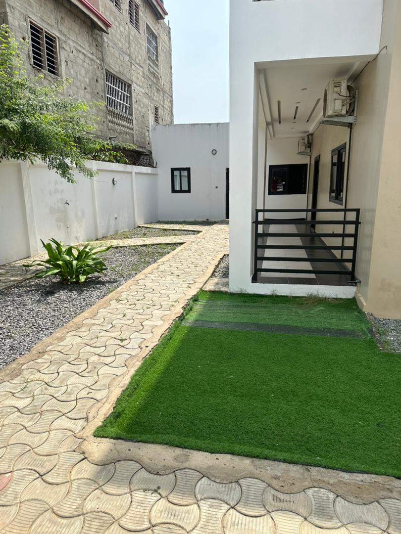 Villa 4 chambres avec piscine à vendre à Kpogan Agodékè – 200 millions FCFA