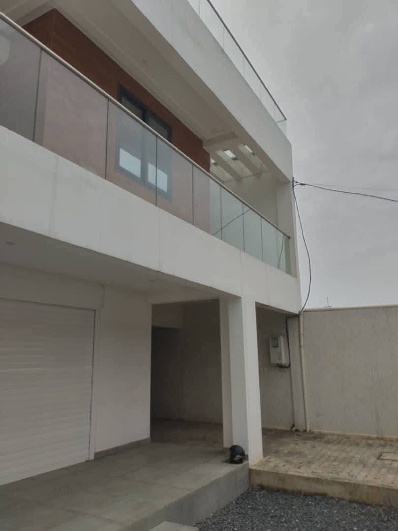 Villa 4 chambres en vente à Kodjoviakope, proche du goudron – 190 millions FCFA