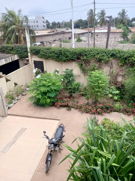 Villa duplex 5 chambres à vendre à Djidjolé – 120 millions FCFA