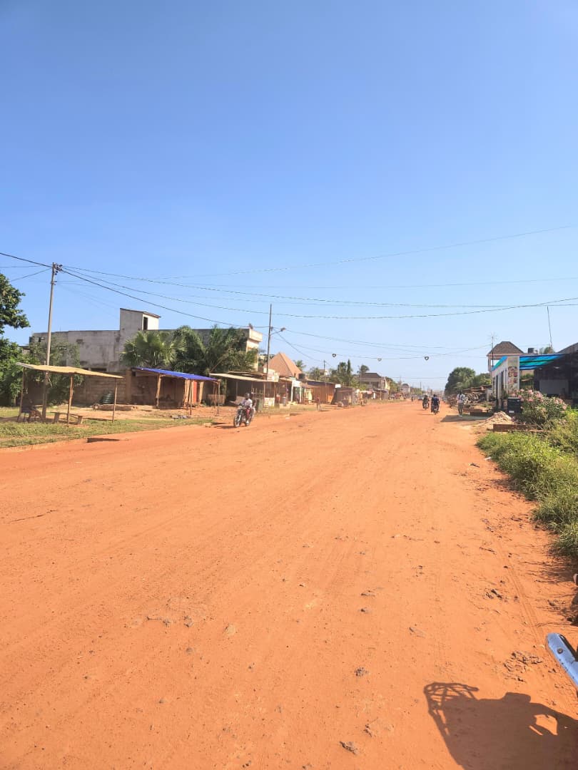 Terrain de 983 m² en vente en bordure de voie de 30 m à Sogbossito Somayaf – 35 000 000 FCFA